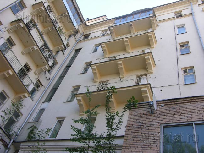 фотография трех балконных плит после аварийного ремонта