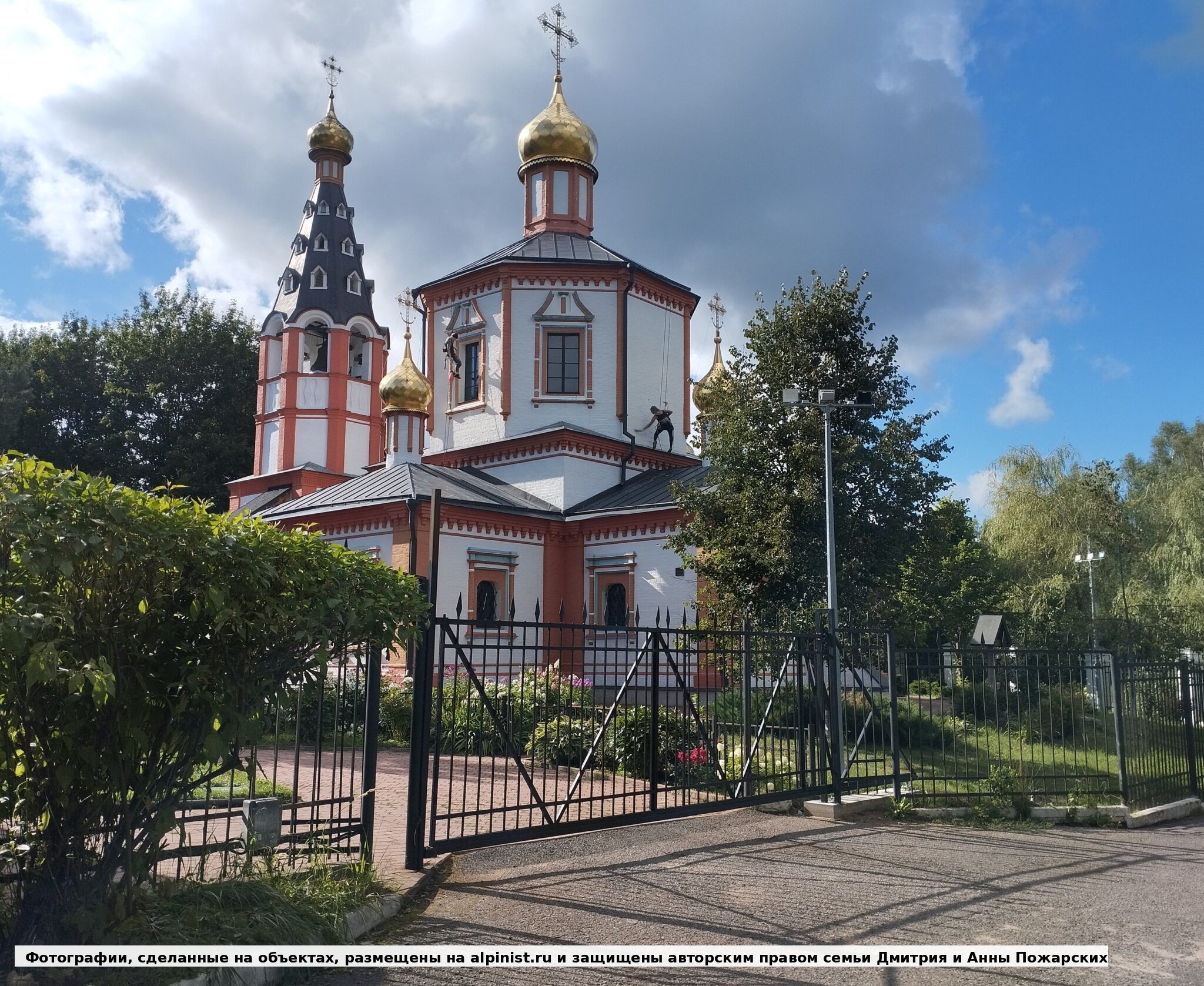 Общий вид храма после первого сезона: второй этап планировали уже как продолжение большого объекта, а не отдельную мелкую подкраску